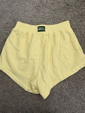 Daily Drills Women's Lemonade Super Shorts
Size XS/S